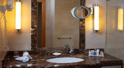 Radisson Blu Martinez Hotel Beirut image 35